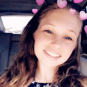 Meet your Posher, Caitlin